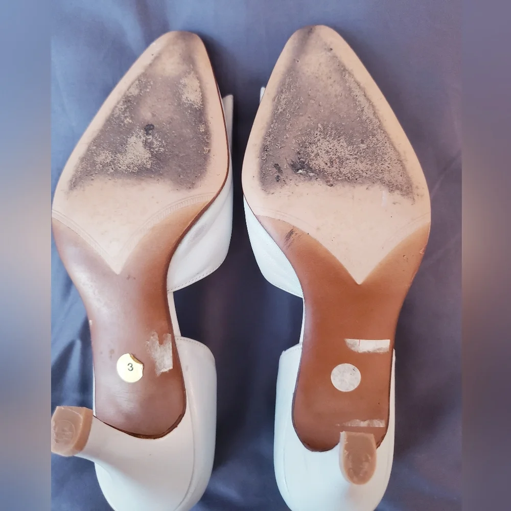Bally Kitten heel pumps sz 6